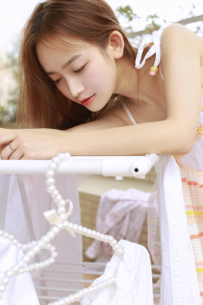 吃着她的小核桃